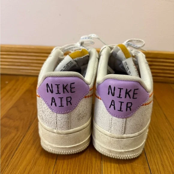 Nike Air Force 1 '07 SE Low Sz 7.5 Women Retro Shoes Beige Purple DX2348-100 - Picture 8 of 12